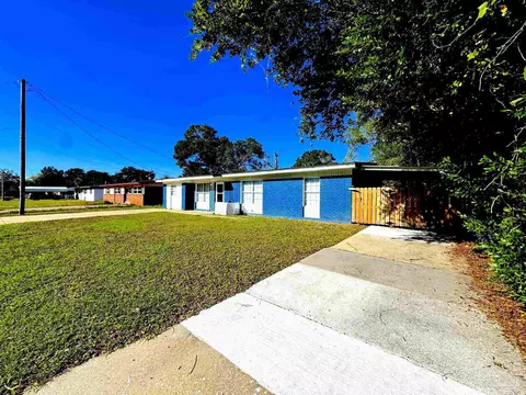 Exterior - 6442 Julia Dr, Milton, FL 32570 photo 2 of 7