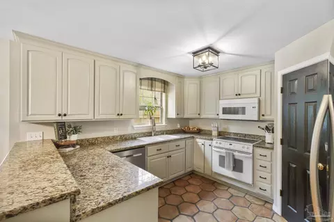 Kitchen - 6022 Wyndi Way, Pace, FL 32571 photo 2 of 6
