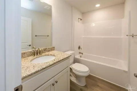 Bath - 6191 Pineapple Dr, Milton, FL 32570 photo 2 of 2