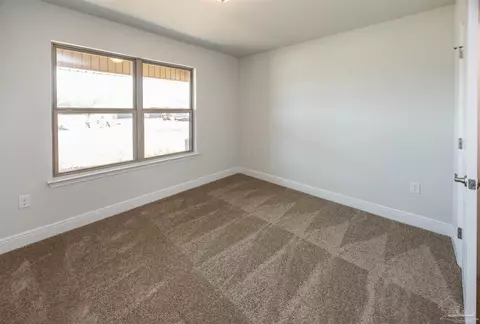 Bedroom - 6191 Pineapple Dr, Milton, FL 32570 photo 5 of 5