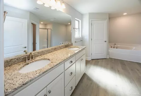 Bath - 6191 Pineapple Dr, Milton, FL 32570 photo 1 of 2