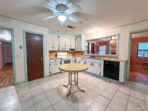 5457 Byrom St, Milton, FL 32570 photo 5