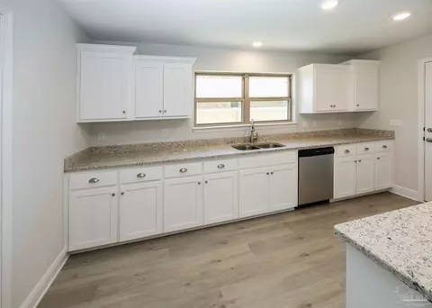 Kitchen - 6179 Pineapple Dr, Milton, FL 32570 photo 3 of 3