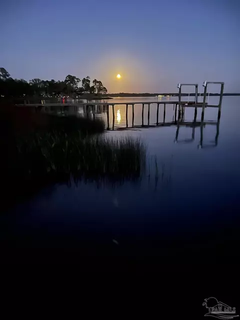 View/Area - 7691 Petersen Pt Rd, Milton, FL 32583 photo 9 of 10