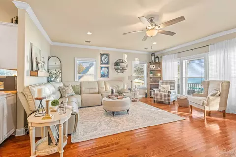 Living - 7691 Petersen Pt Rd, Milton, FL 32583 photo 4 of 7