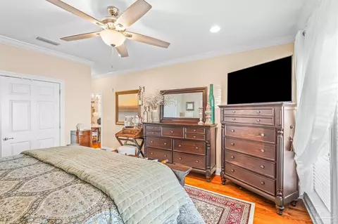 Bedroom - 7691 Petersen Pt Rd, Milton, FL 32583 photo 3 of 9