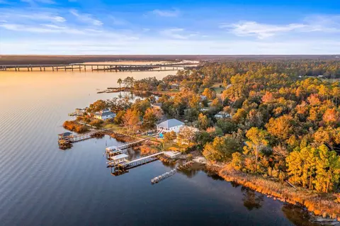View/Area - 7691 Petersen Pt Rd, Milton, FL 32583 photo 8 of 10
