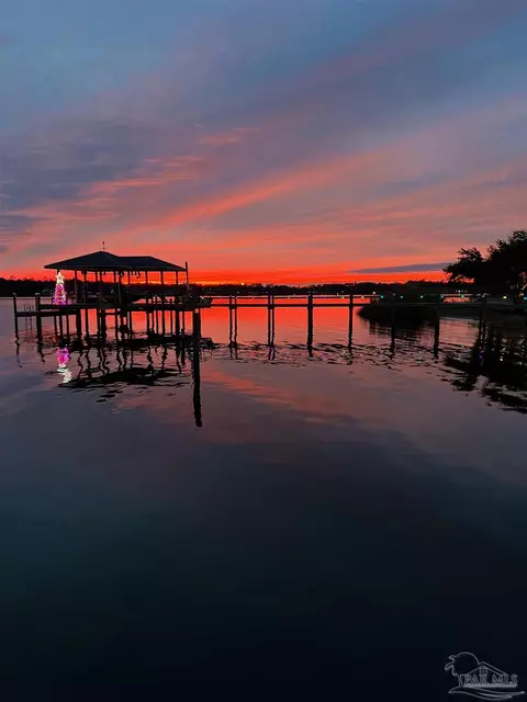 View/Area - 7691 Petersen Pt Rd, Milton, FL 32583 photo 4 of 10
