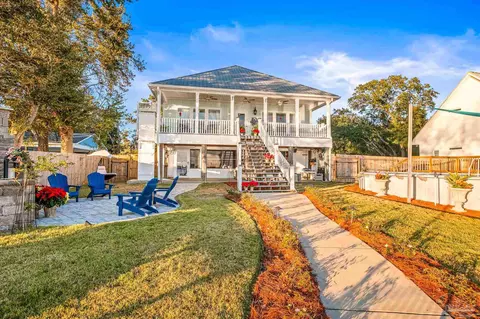Exterior - 7691 Petersen Pt Rd, Milton, FL 32583 photo 9 of 20