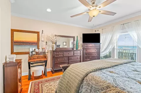 Bedroom - 7691 Petersen Pt Rd, Milton, FL 32583 photo 2 of 9