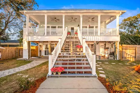 Exterior - 7691 Petersen Pt Rd, Milton, FL 32583 photo 4 of 20