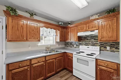 5691 Eagle Dr, Milton, FL 32570 photo 9