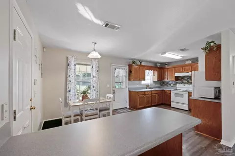 5691 Eagle Dr, Milton, FL 32570 photo 7