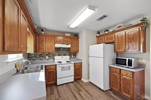 5691 Eagle Dr, Milton, FL 32570 photo 8