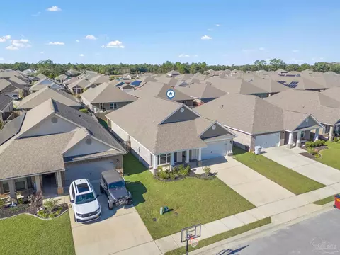 3809 Hawks Landing Cir, Pace, FL 32571 photo 3