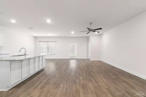 3809 Hawks Landing Cir, Pace, FL 32571 photo 9