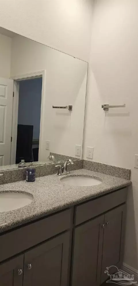 Bath - 7652 Piper Cir, Milton, FL 32583 photo 4 of 5
