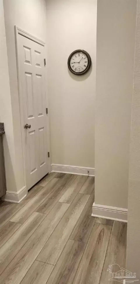 Entry Way - 7652 Piper Cir, Milton, FL 32583 photo 4 of 4