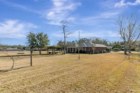 Exterior - 602 Pinebrook Cir, Cantonment, FL 32533 photo 6 of 13