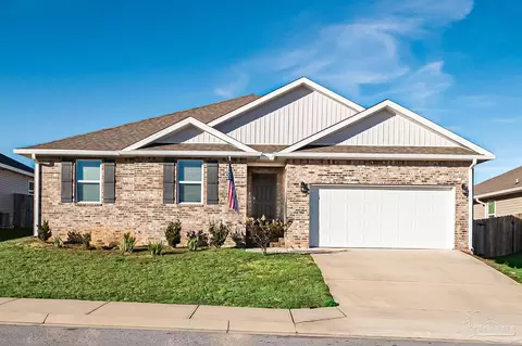5566 Guinevere Ln, Milton, FL 32583