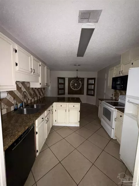 5407 Hollow Oak Ln, Pace, FL 32571 photo 3