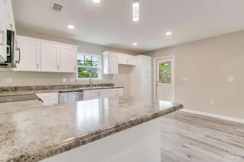 5589 Riviera Dr, Milton, FL 32583 photo 7