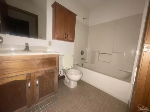 Bath - 3579 Acy Lowery Rd, Pace, FL 32571 photo 1 of 4