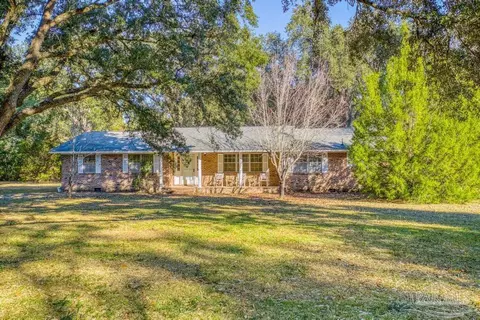 6120 Cherokee Rd, Milton, FL 32570