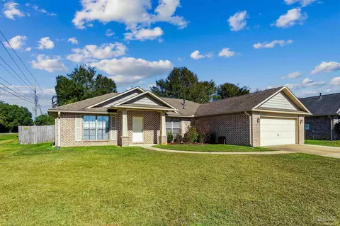 6398 Cattle Dr, Pensacola, FL 32526