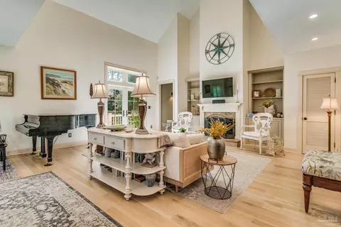 509 Downhaul Dr, Pensacola, FL 32507