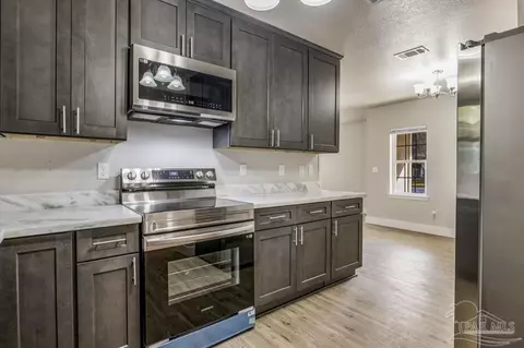 Kitchen - 5337 Hutto Ln, Jay, FL 32565 photo 3 of 3