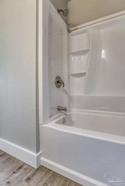 Bath - 5337 Hutto Ln, Jay, FL 32565 photo 4 of 4