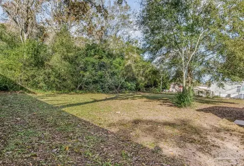 Exterior - 5337 Hutto Ln, Jay, FL 32565 photo 2 of 3