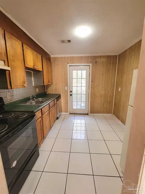 1279 Lake Dr, Cantonment, FL 32533 photo 4