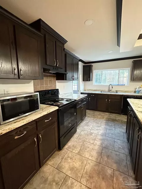 8643 Bailly Rd, Milton, FL 32583 photo 3