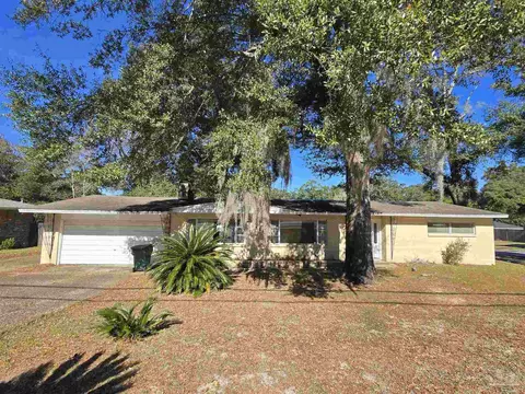 6516 Berryhill Rd, Milton, FL 32570