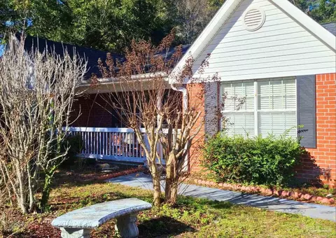 Exterior - 6520 Eagle Crest Dr, Milton, FL 32570 photo 1 of 4