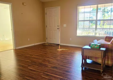 Living - 6520 Eagle Crest Dr, Milton, FL 32570 photo 2 of 2
