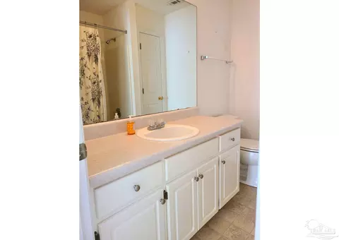Bath - 6520 Eagle Crest Dr, Milton, FL 32570 photo 1 of 3