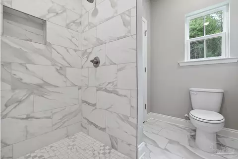 Bath - 4420 Russell Elliott Rd, Jay, FL 32565 photo 2 of 4