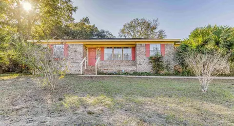5873 W Shore Dr, Pensacola, FL 32526