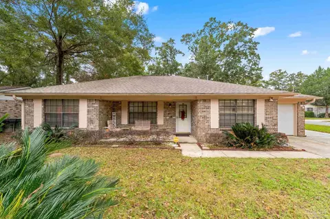 825 Maple Woods Dr, Pensacola, FL 32534