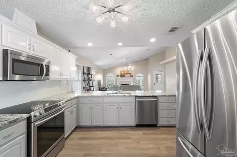 6117 N Enclave Dr, Pensacola, FL 32504