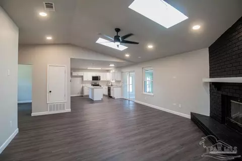 Living - 3366 Gladewood Ln, Pace, FL 32571 photo 3 of 4