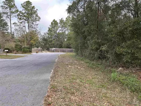 3776 Legend Creek Dr, Pace, FL 32571