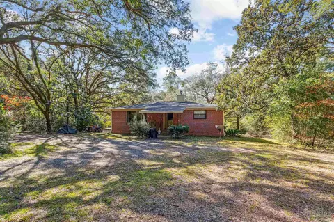 7665 Lund Rd, Milton, FL 32570