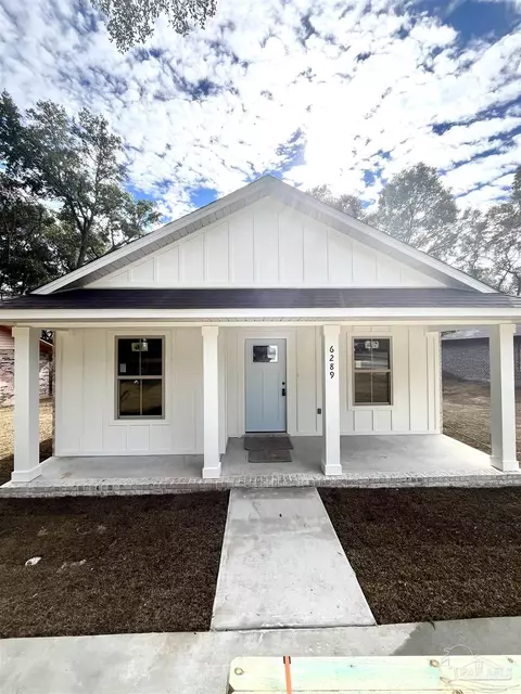 6289 Long St, Milton, FL 32570