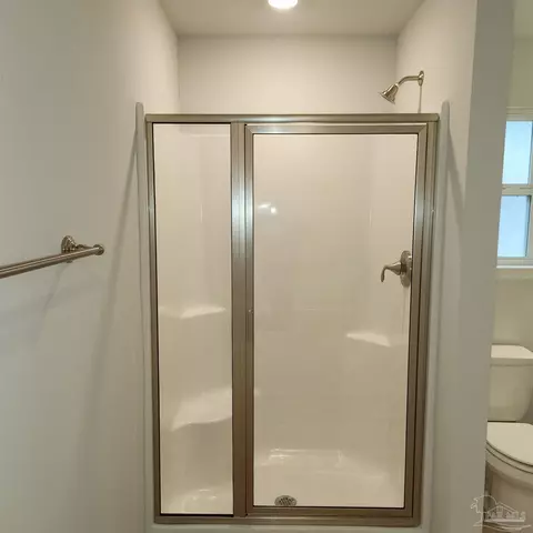 Bath - 1770 Leigh Loop #4D, Cantonment, FL 32533 photo 3 of 6