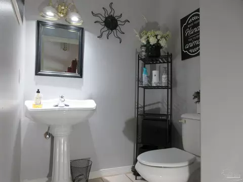 Bath - 2958 Whitley Ln, Pace, FL 32571 photo 6 of 8