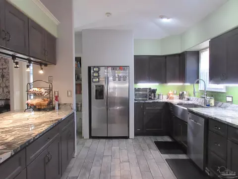 Kitchen - 2958 Whitley Ln, Pace, FL 32571 photo 4 of 15